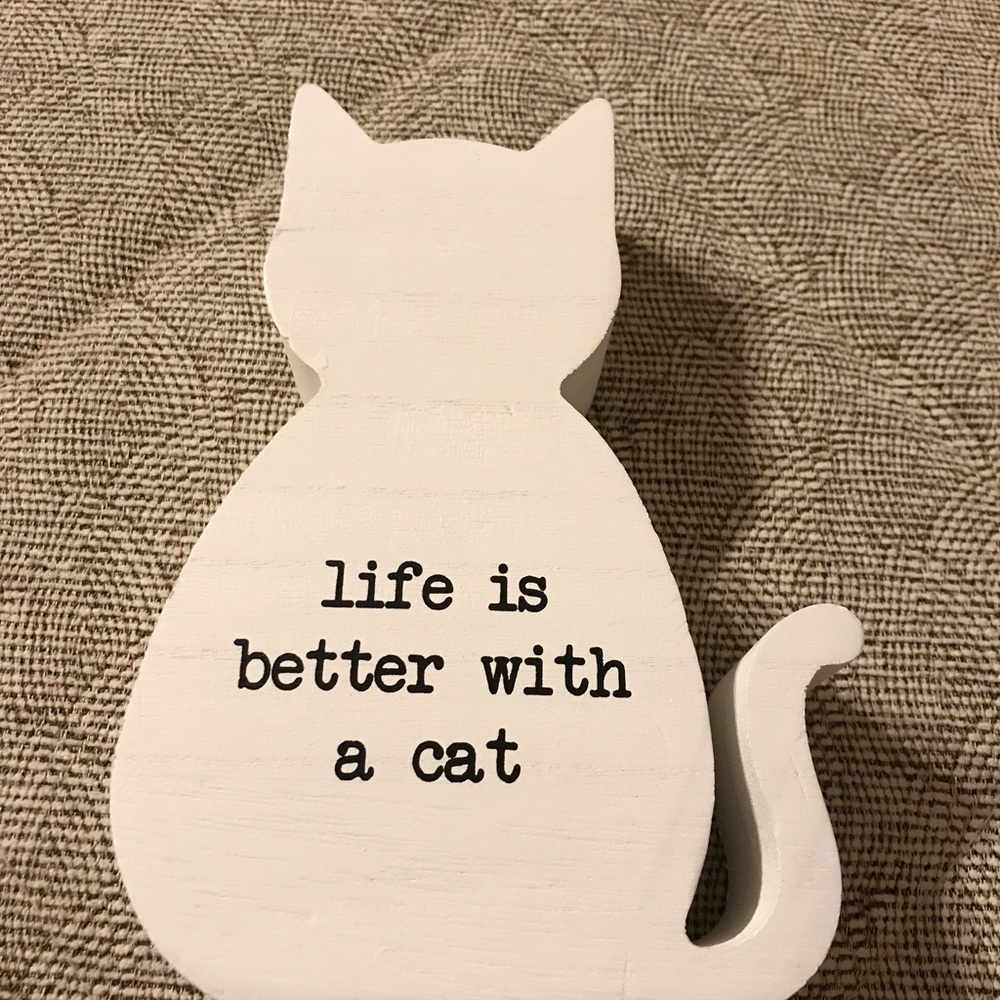 Nielsen Bainbridge Cat statue for cat lovers